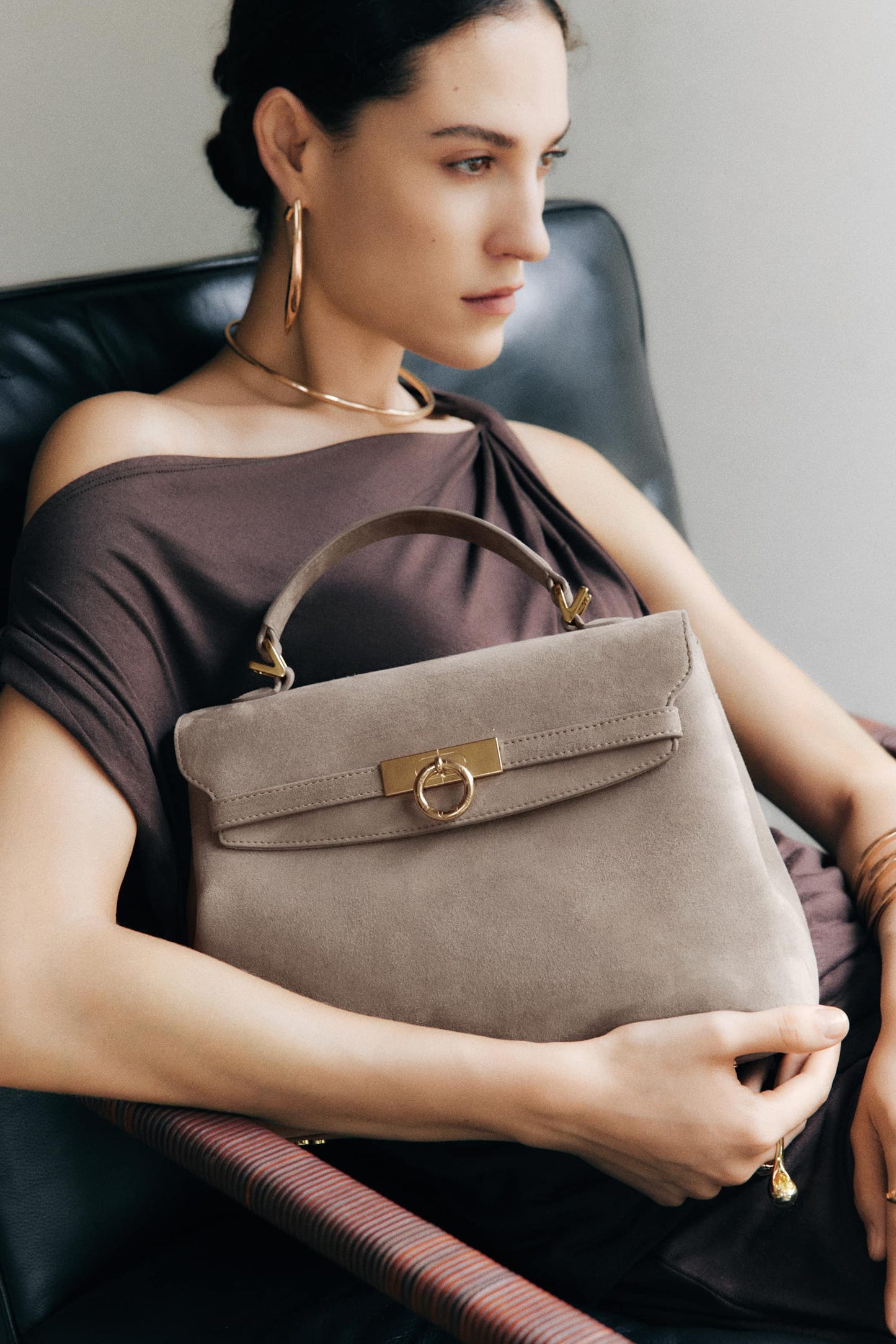 Grace, mittelgroße Tasche mit weichem Griff an der Oberseite