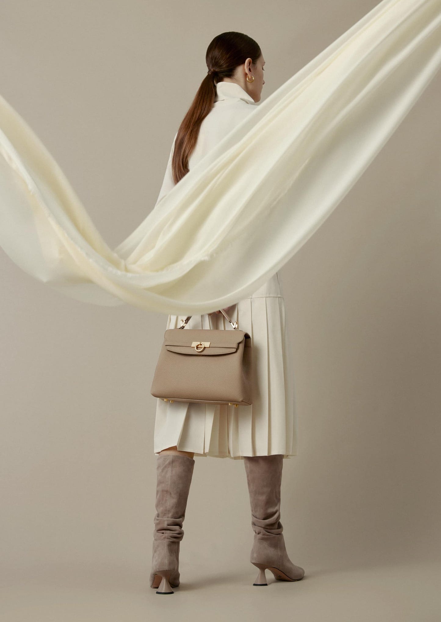 Grace, mittelgroße Tasche mit weichem Griff an der Oberseite