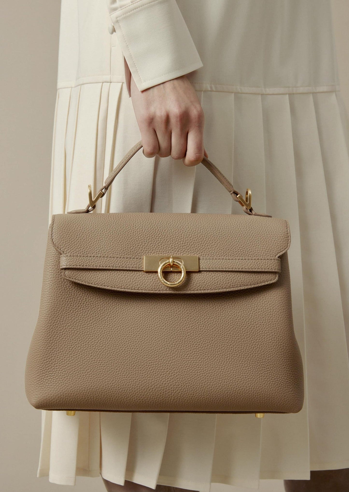 Grace, mittelgroße Tasche mit weichem Griff an der Oberseite