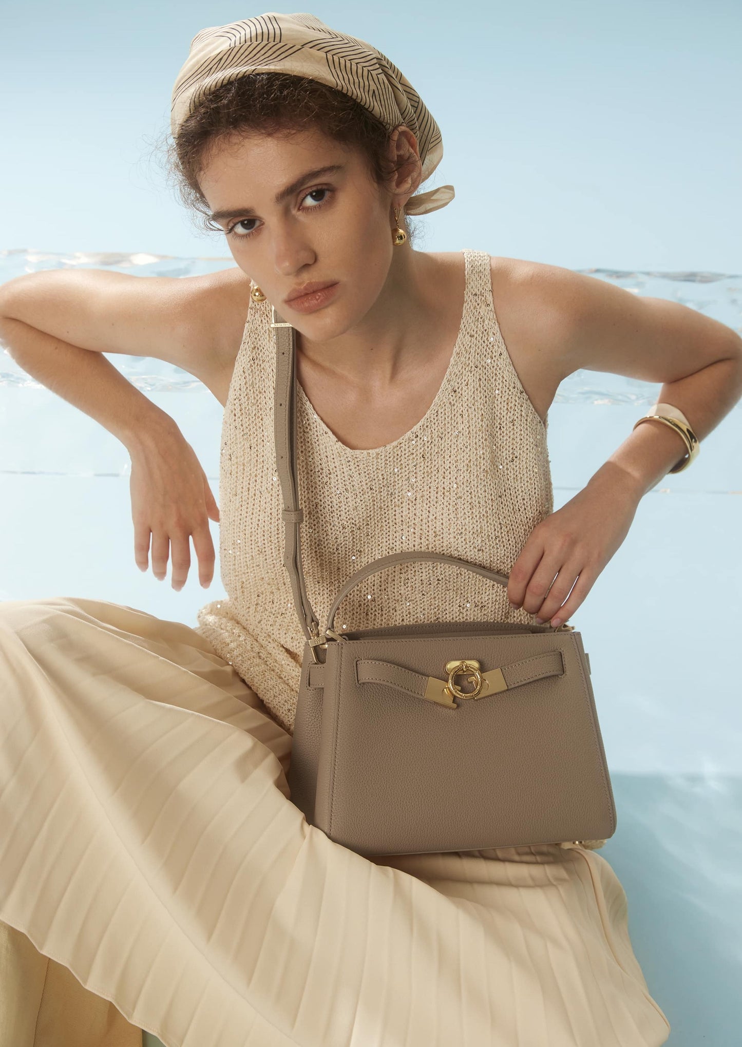 Madison Tasche mit Griff oben - genarbt 