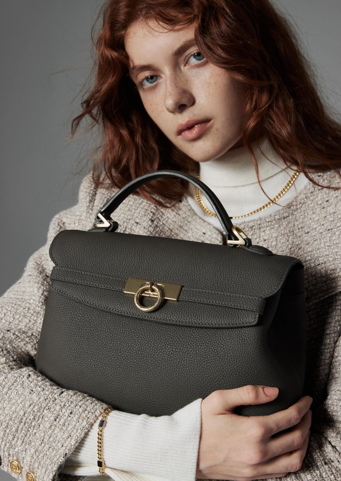 Grace, mittelgroße Tasche mit weichem Griff an der Oberseite