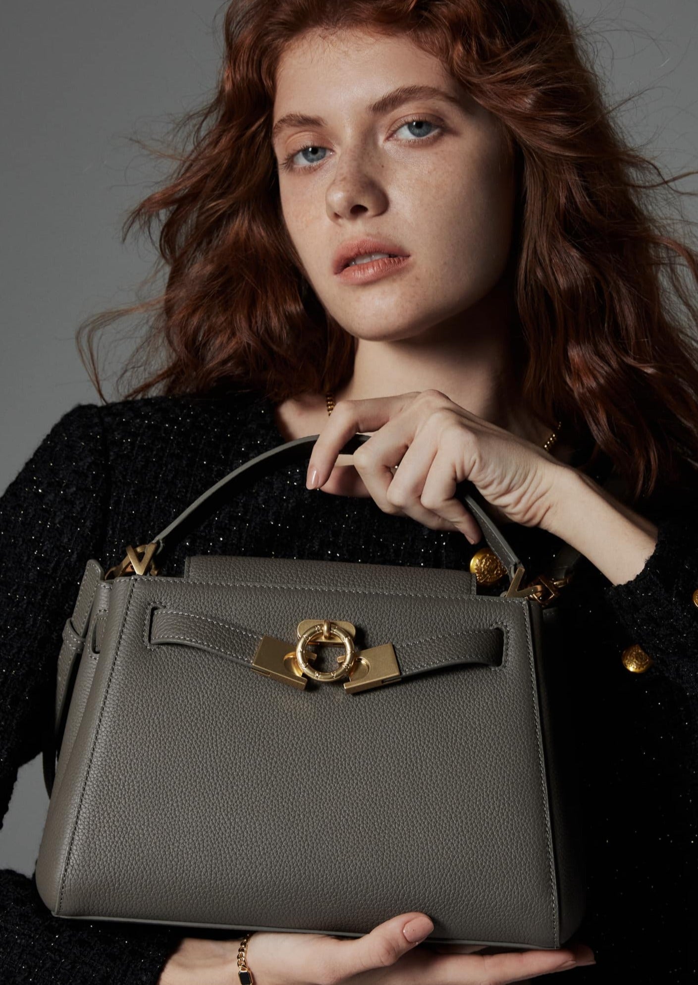 Madison Tasche mit Griff oben - genarbt 