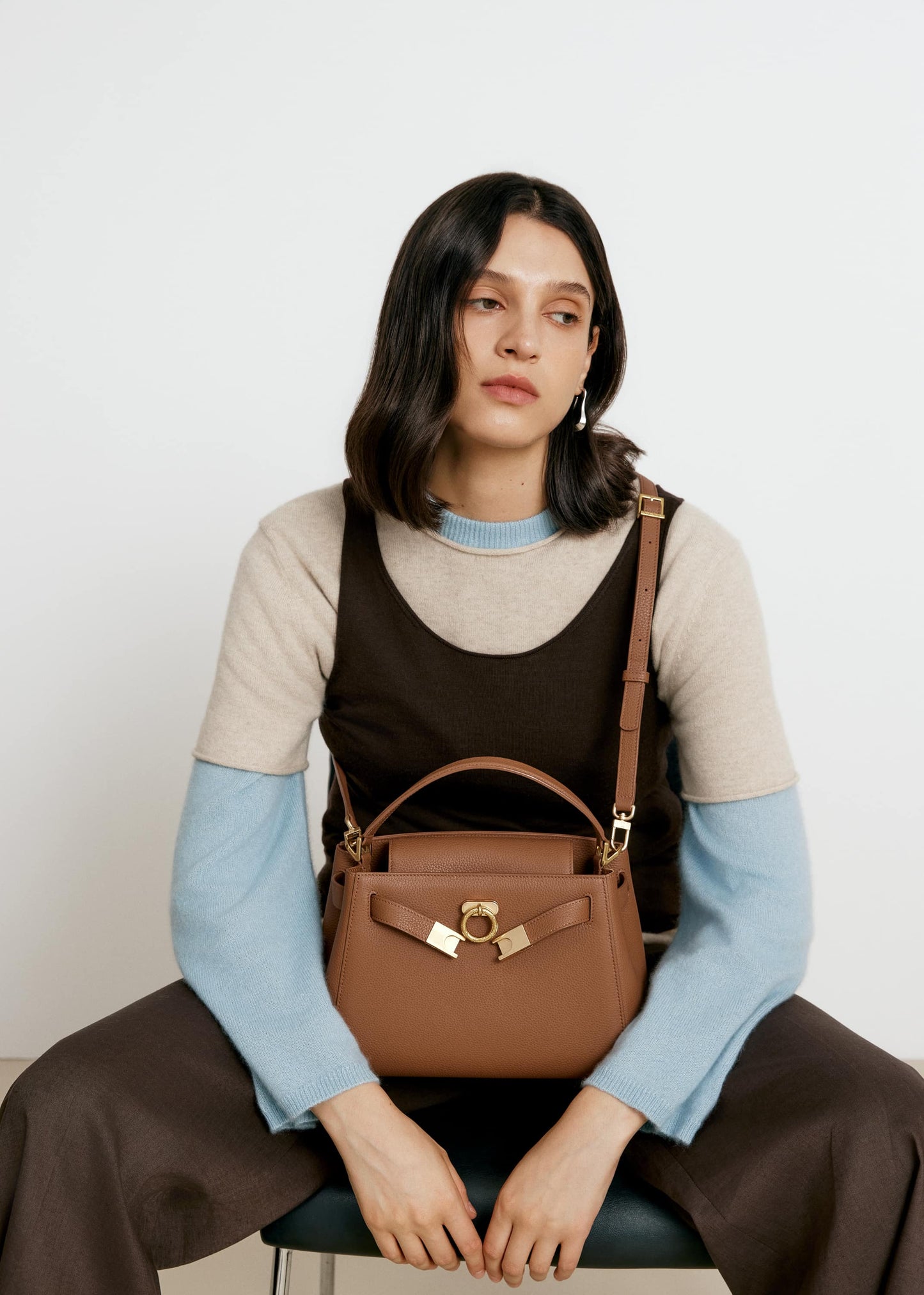Madison Tasche mit Griff oben - genarbt 