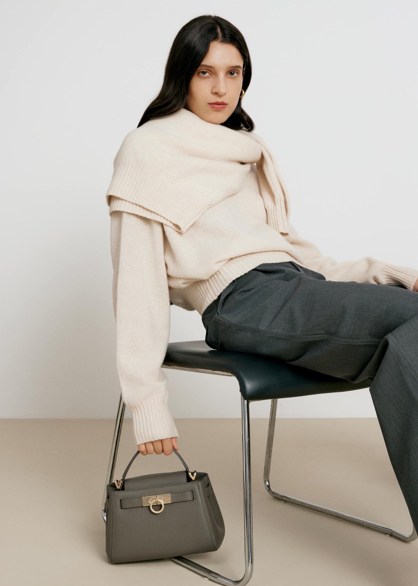 Madison Micro-Tasche mit Griff oben - genarbt 
