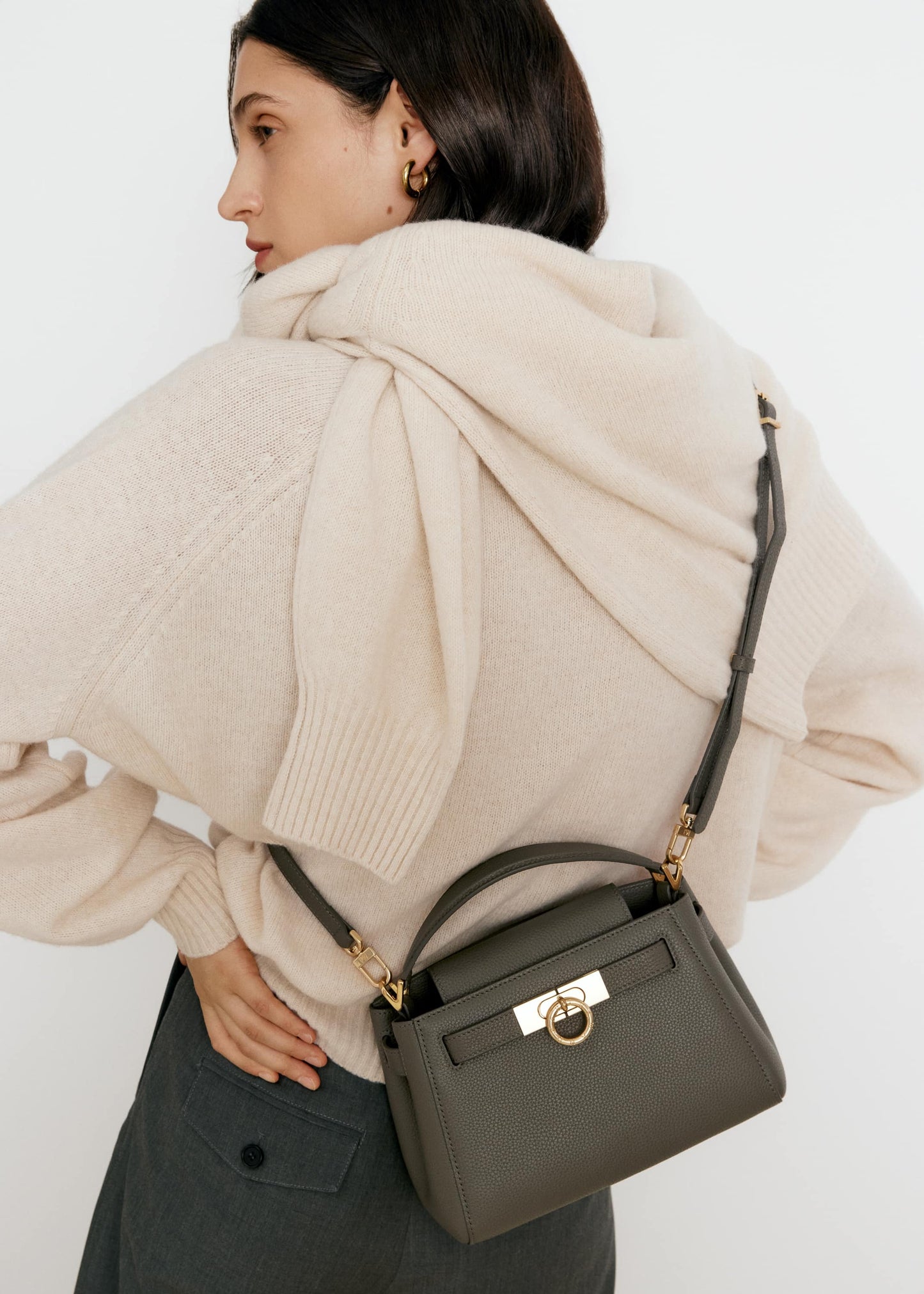 Madison Micro-Tasche mit Griff oben - genarbt 
