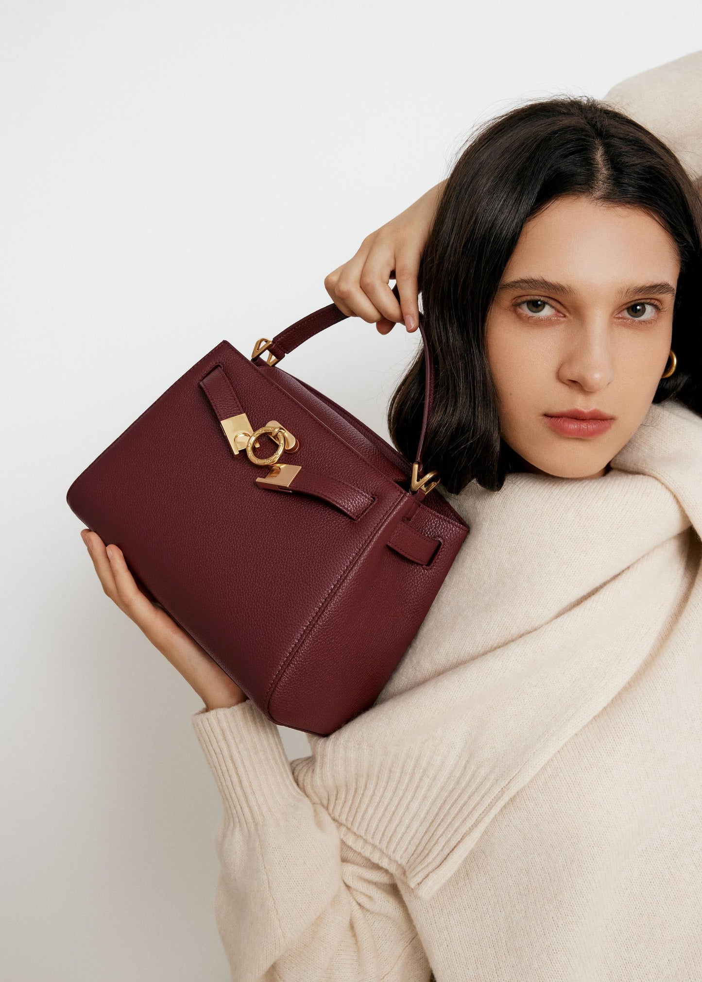 Madison Tasche mit Griff oben - genarbt 
