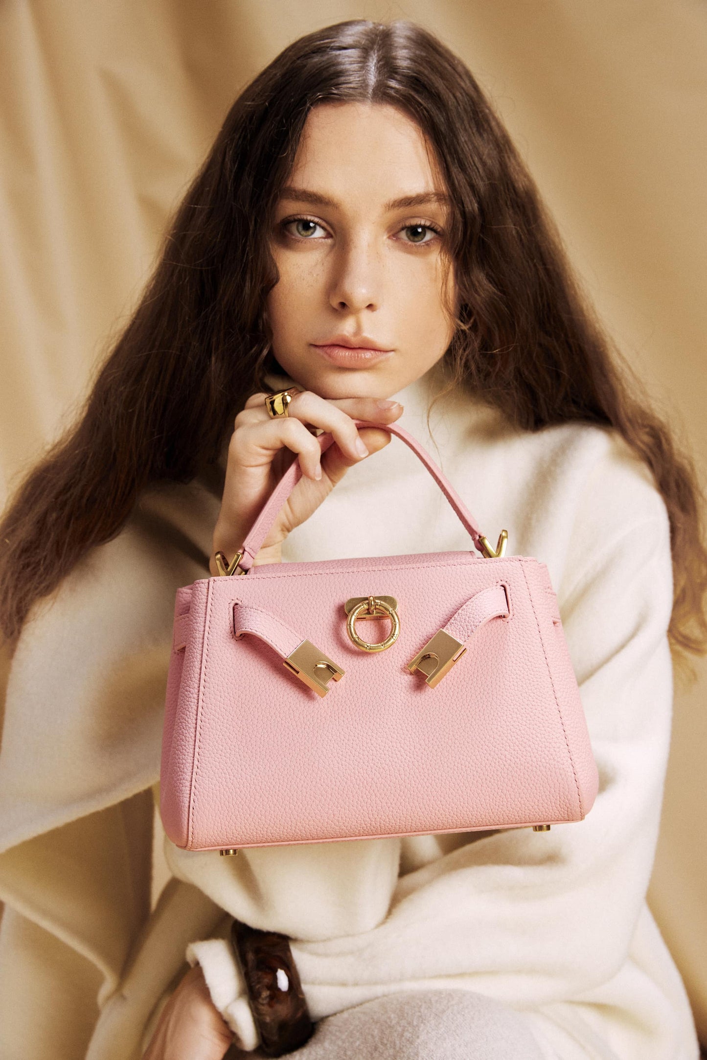 Madison Micro-Tasche mit Griff oben - genarbt 
